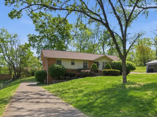 156 Lakeside Park Dr, Hendersonville, TN 37075
