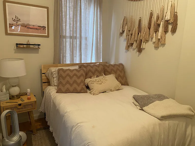 257 W 10th St #3E — Photo 9