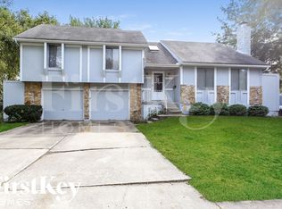 1617 SE Brome Cir, Lees Summit, MO 64063