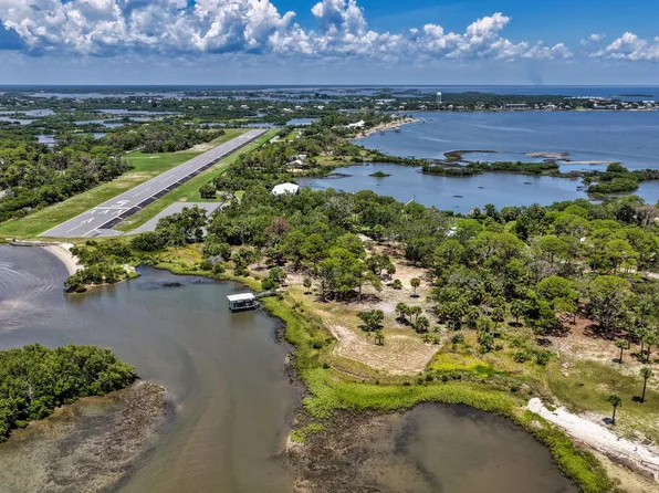 13530 SW Airport Rd, Cedar Key, FL 32625