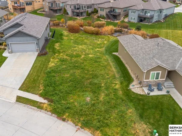 15508 Hanover St, Bennington, NE 68007