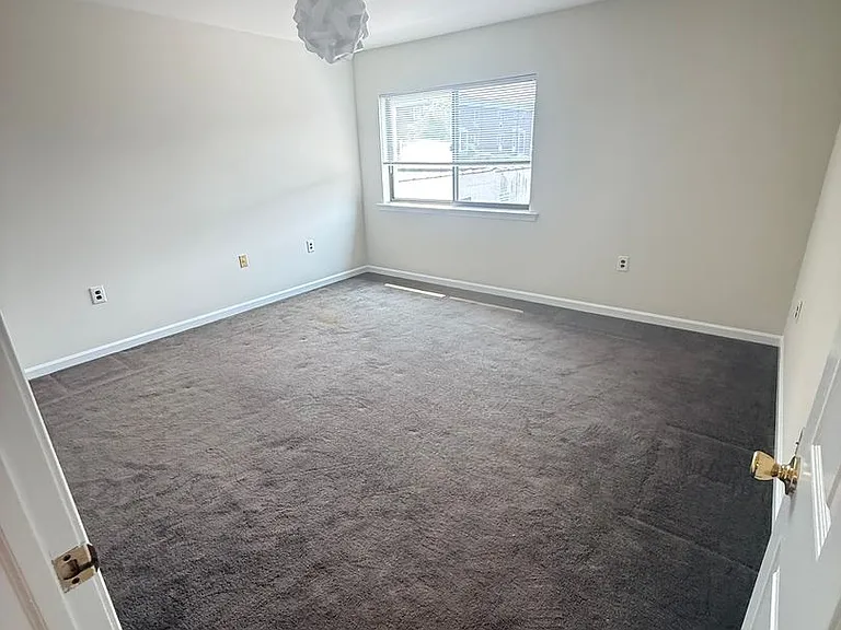 228 N York Rd — Photo 4