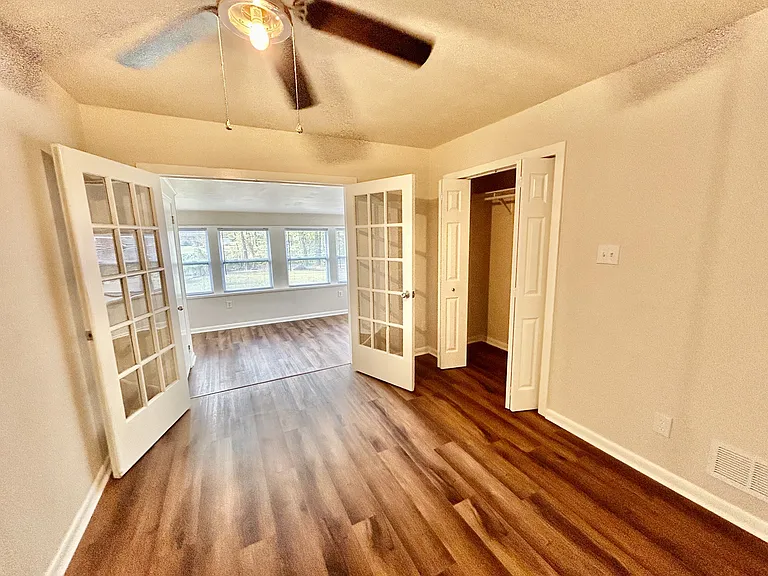 8 Dunfrettin Pl — Photo 12