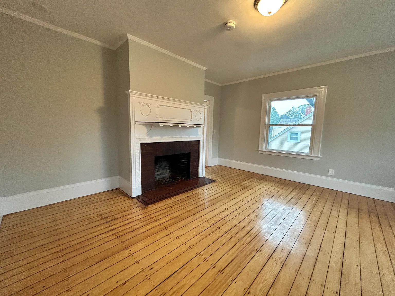 1 bed, 950 sqft, $1,650 — Photo 2