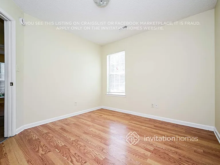 8040 Highland Pkwy — Photo 12