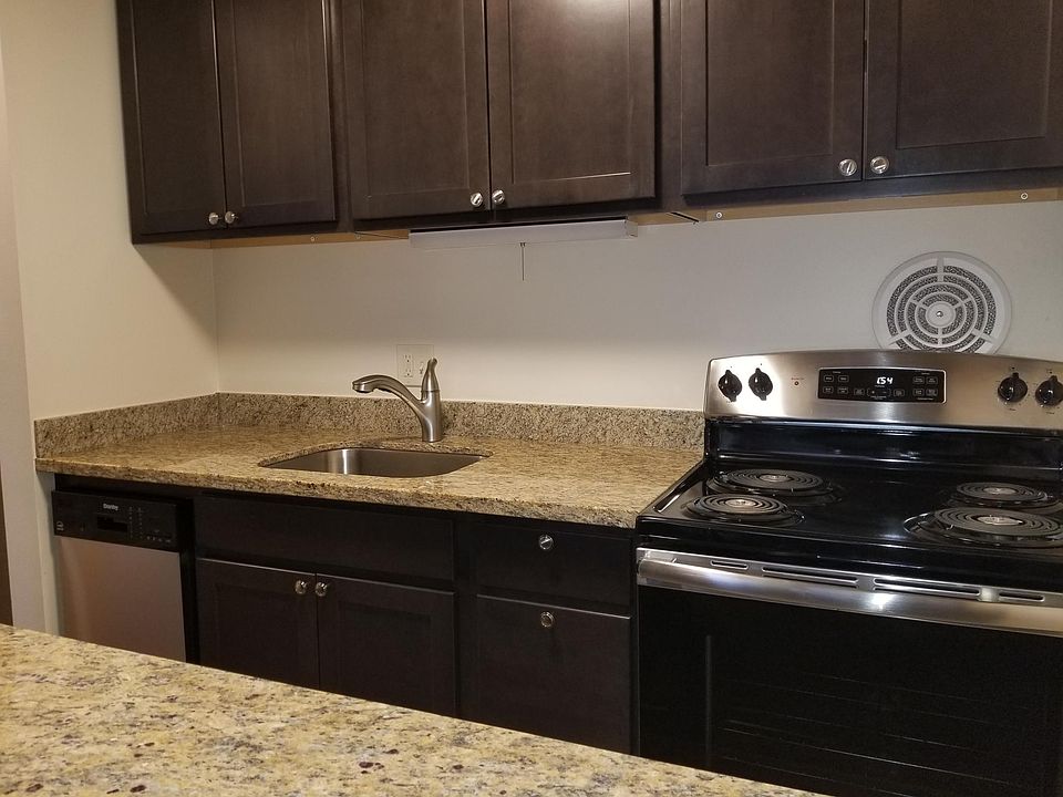 1st image of 400 W Roy St APT 202