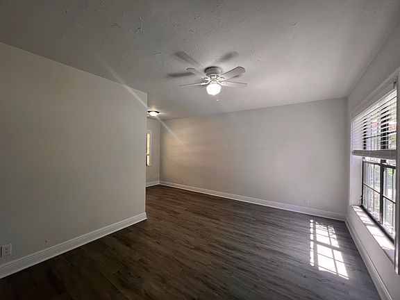 3rd image of 220 Antilla Ave APT 1