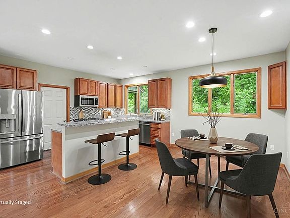 3rd image of 8537 Eagle Creek Rd