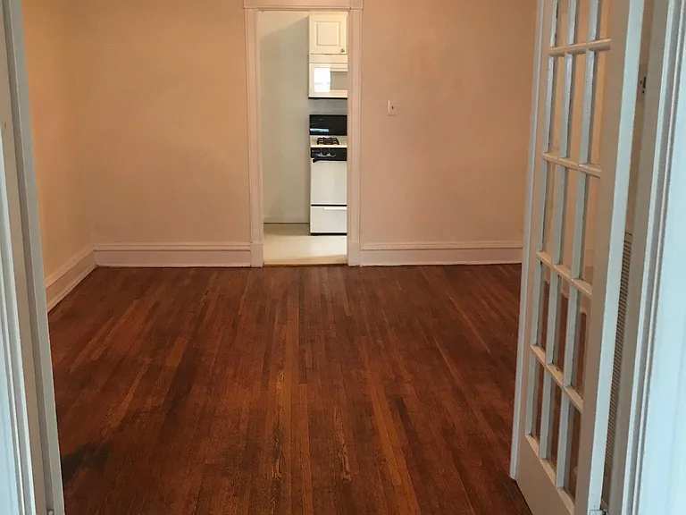 1214 W Franklin St #9 — Photo 5
