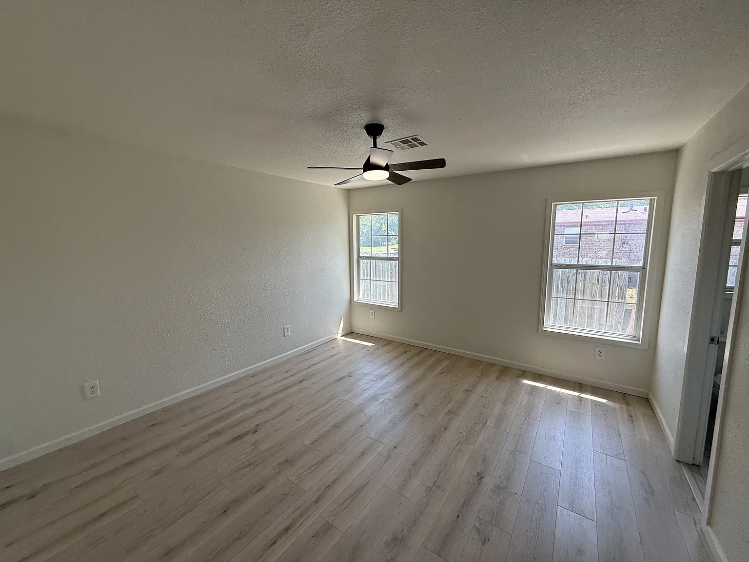 607 East Broadway - 1 — Photo 4