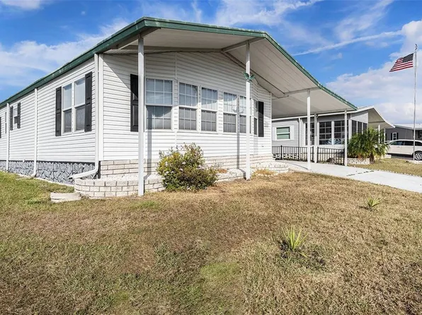 37617 Amigo Dr, Zephyrhills, FL 33541