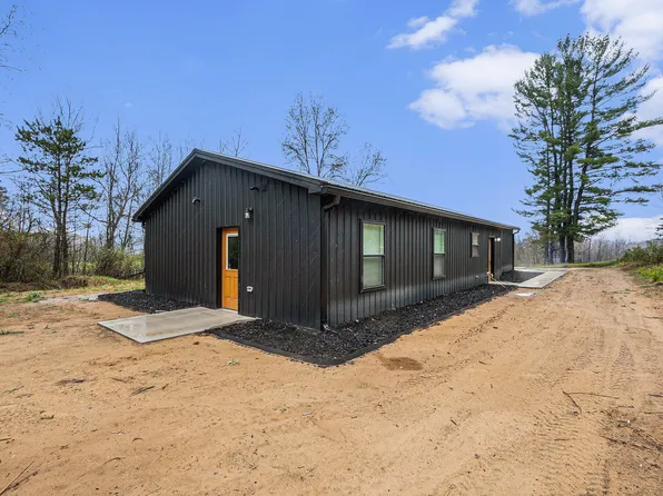 1551 N Wisner Ave, White Cloud, MI 49349