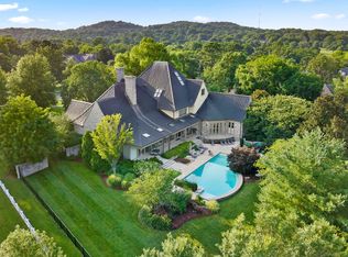 5009 Hill Place Dr, Nashville, TN 37205