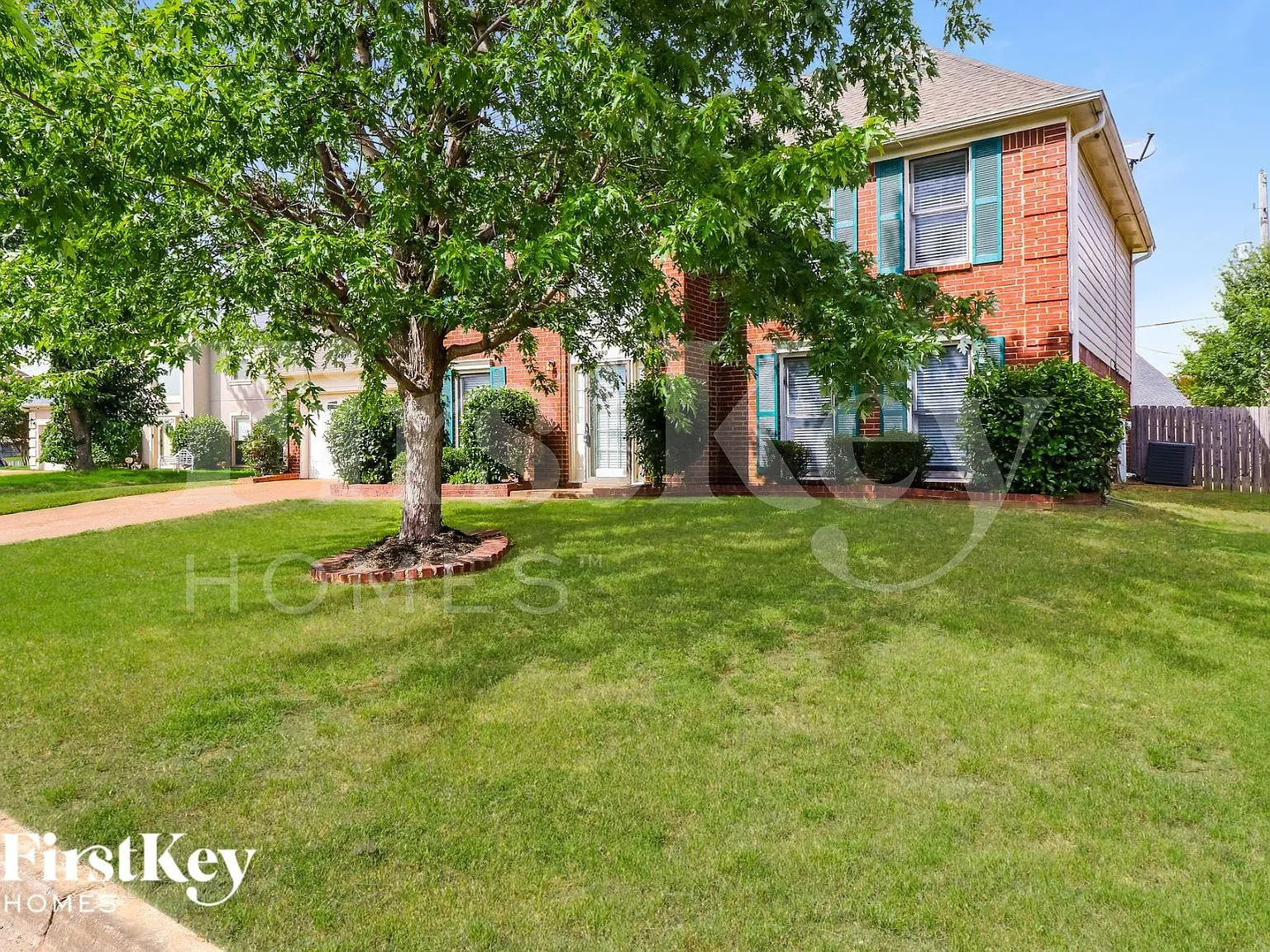 4 bed, 2.5 bath, 2732 sqft, $2,435 — Photo 2