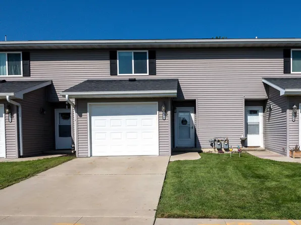 1994 Golden Eagle Dr, Dubuque, IA 52001