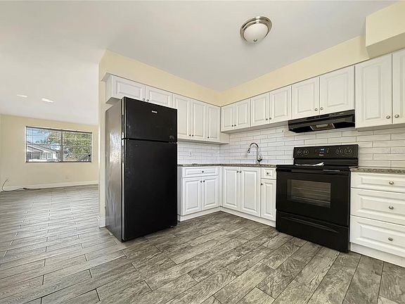 4th image of 820 State Ave #2