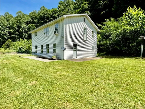 1542 Trace Fork Rd, Chapmanville, WV 25508