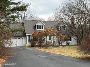 86 Hawthorn Dr, Valatie, NY 12184