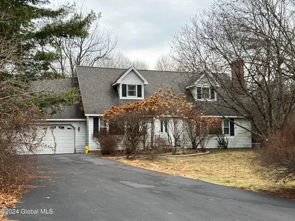 86 Hawthorn Drive, Valatie, NY 12184