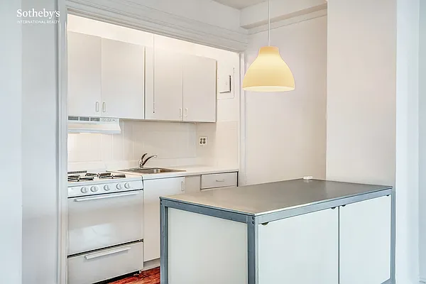 Rented by Sotheby's International Realty | media 26