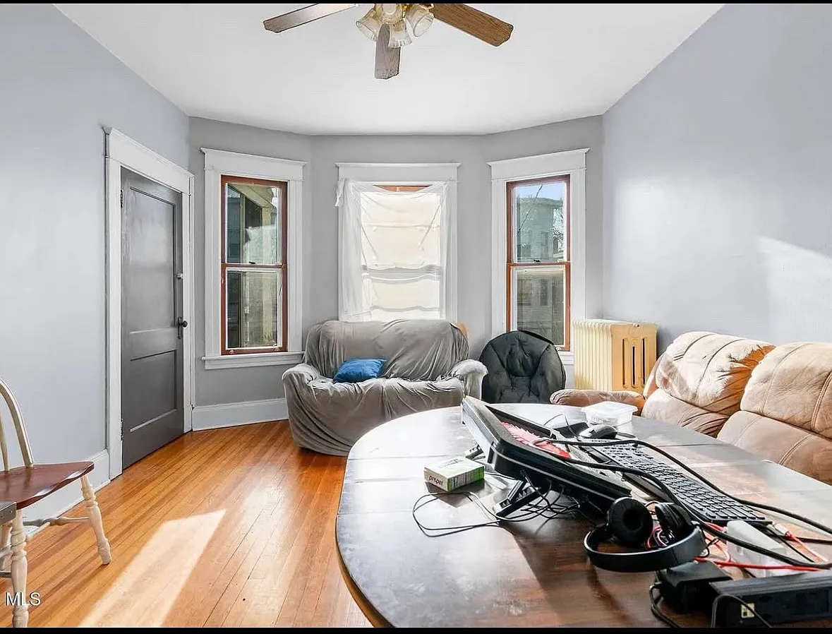 3 bed, 1275 sqft, $450 — Photo 4
