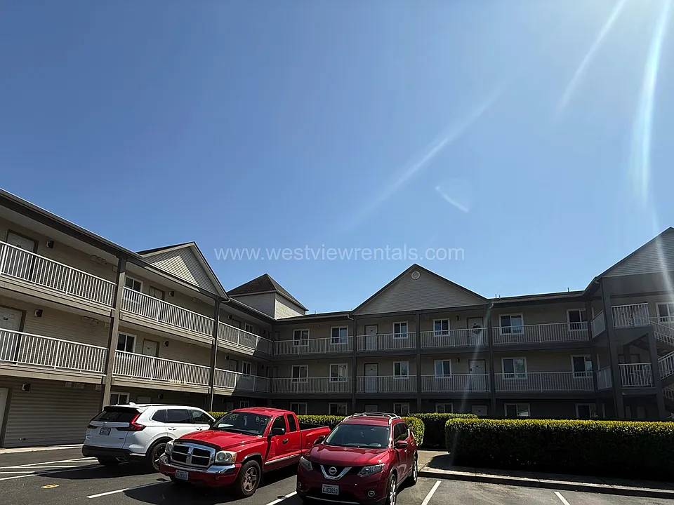 139 Prince Ave #301