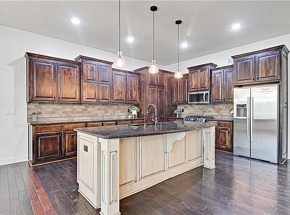 4th image of 13433 W 172nd St
