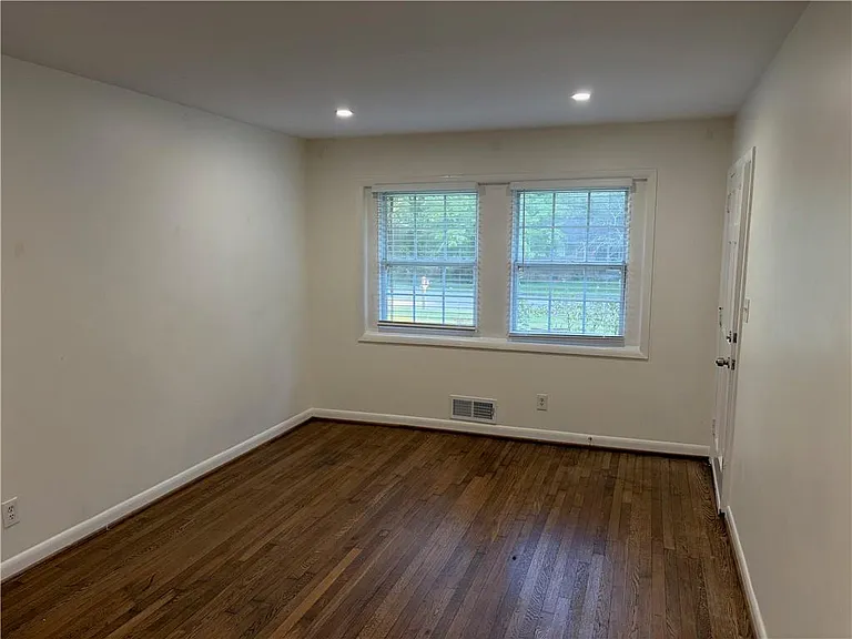 213 Buchanan Ter #2 — Photo 5