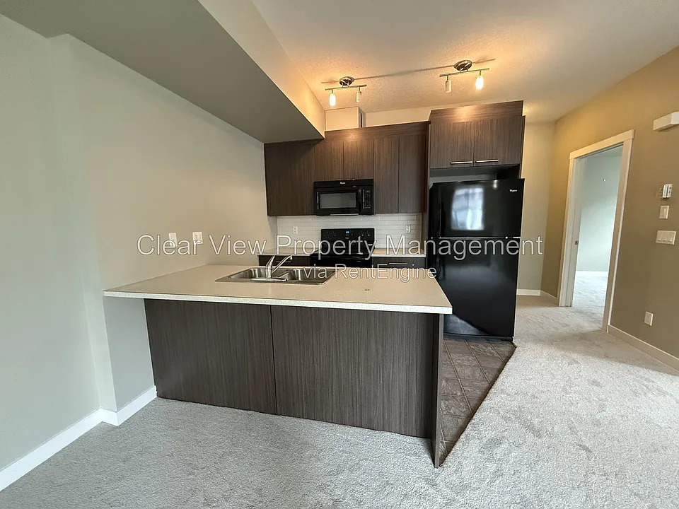 300 Marina Dr #203