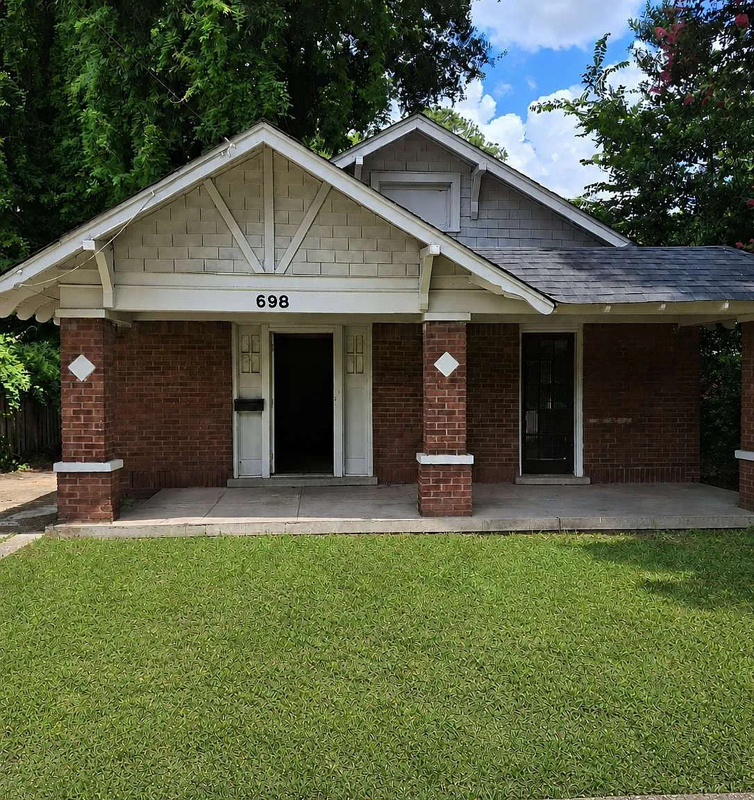 4 bed, 1.5 bath, 1563 sqft, $1,200 — Photo 1