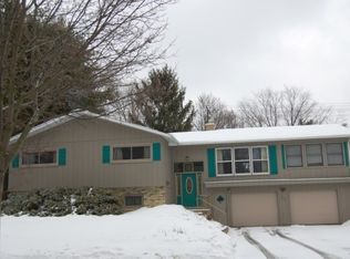 921 Chapel Hill Rd, Madison, WI 53711