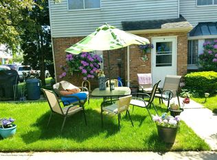 19 E Franklin Ln #E, Staten Island, NY 10306