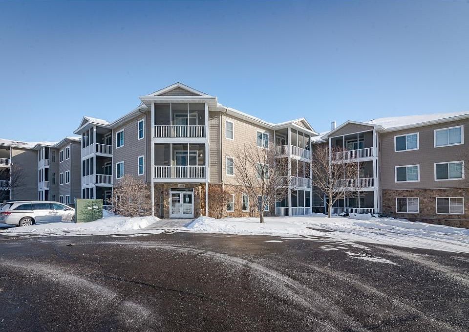Virtual Tour of 110696 Village Road - Unit 215