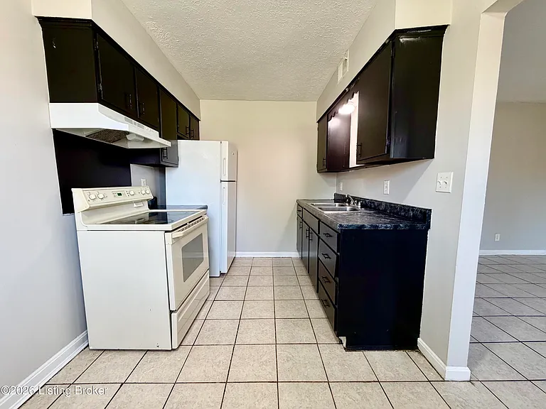 3216 Fordhaven Rd #1 — Photo 3
