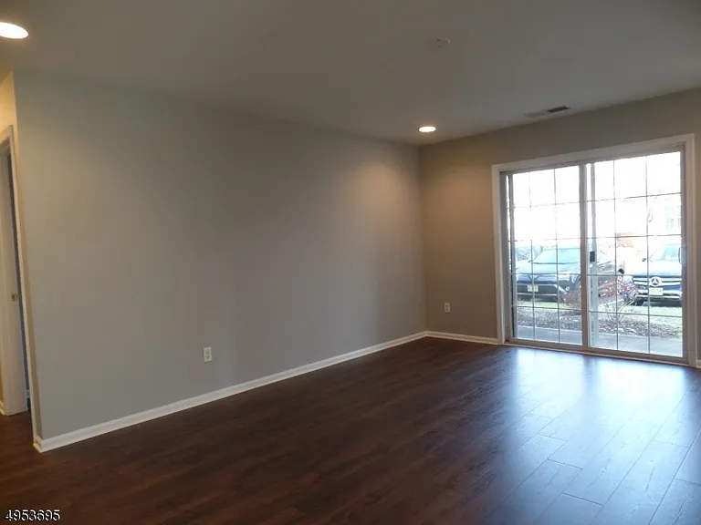 246 Marcia Way — Photo 5