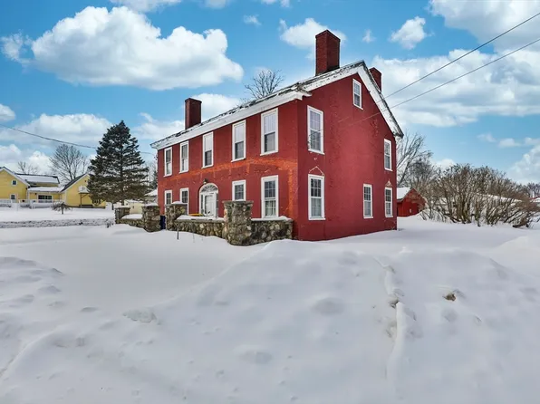 32 Main St, Plaistow, NH 03865