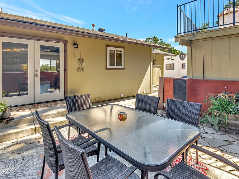 1317 Chestnut St — Photo 37