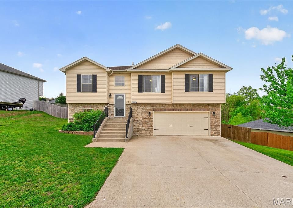 1st image of 105 Sandstone Dr