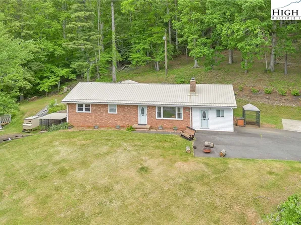 977 Buck Mountain Circle, West Jefferson, NC 28694