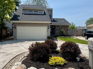 7824 Alexandria Dr, Fair Haven, MI