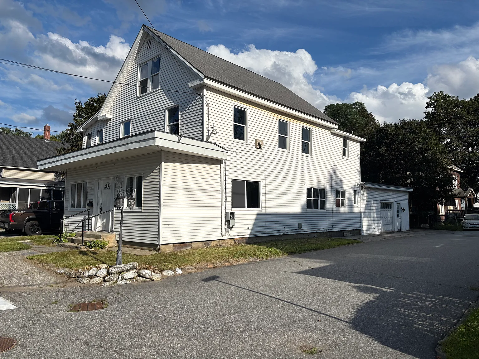 4 bed, 1734 sqft, $2,245 — Photo 2