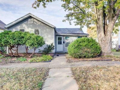 2002 Garfield St, Clinton, IA, 52732
