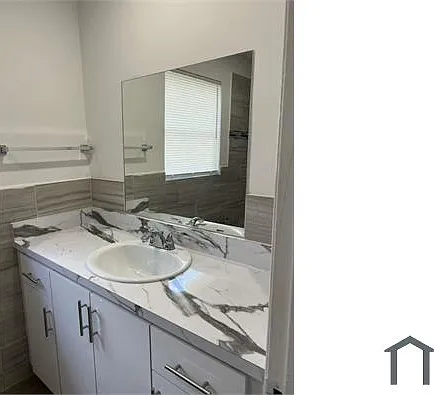 1236 NW 4th Ave #2 — Photo 9