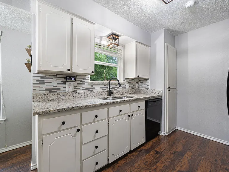 6244 Melinda Dr — Photo 8