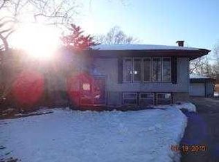 3100 98th St, Highland, IN 46322