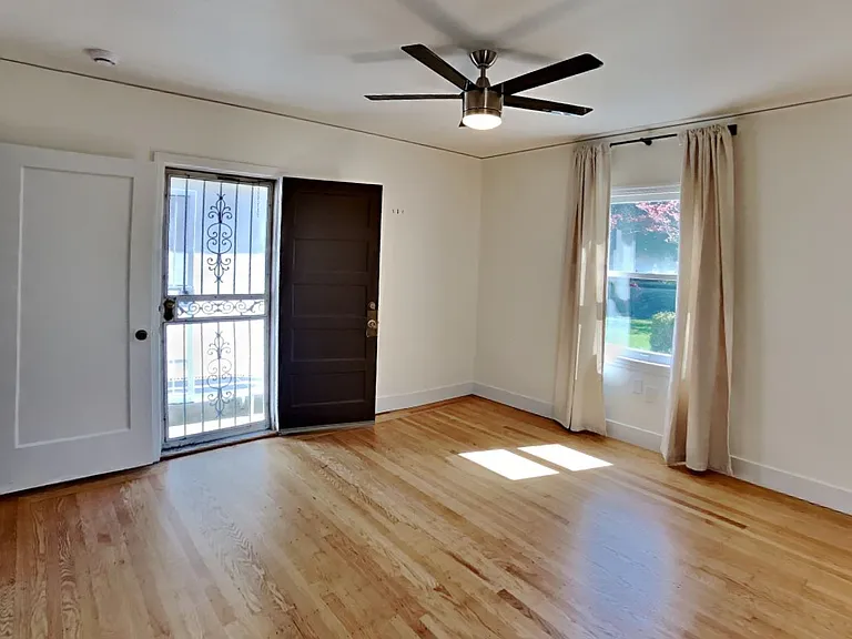 1866 Bidwell Way — Photo 28