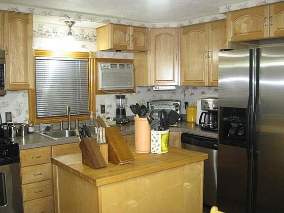 4th image of 1014 N 10th St