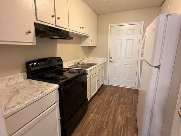 221 Garnet Ridge Dr #Dri, Athens, GA 30607