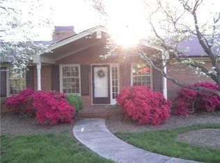 2648 Amesbury Rd, Winston Salem, NC 27103