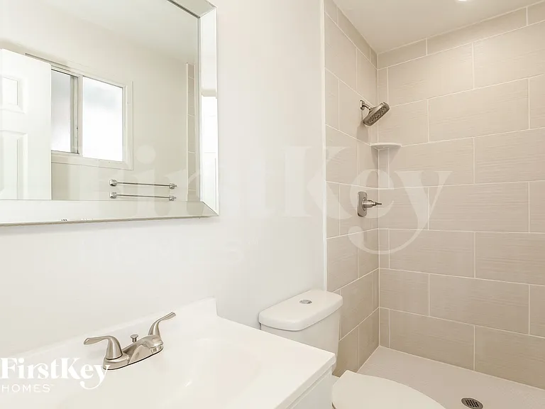 10843 N 45th Ave — Photo 12